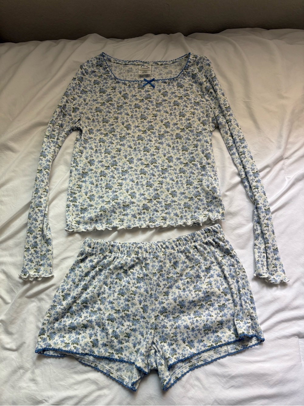 Youth Girls Blue Floral Long-Sleeve Top & Shorts Pajama Set